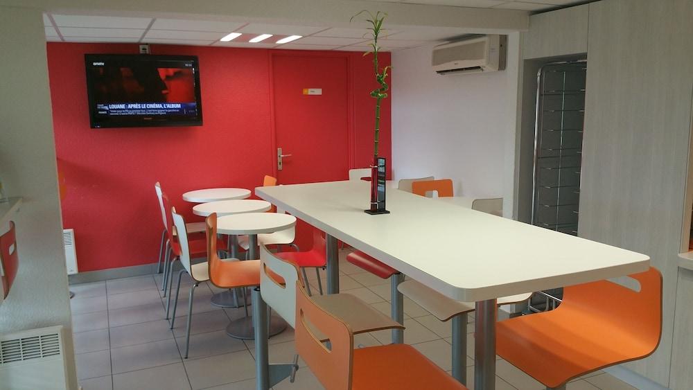 เปอตี เดฌ-โฮเต็ล รูอ็อง Hotel Saint-Etienne-du-Rouvray ภายนอก รูปภาพ