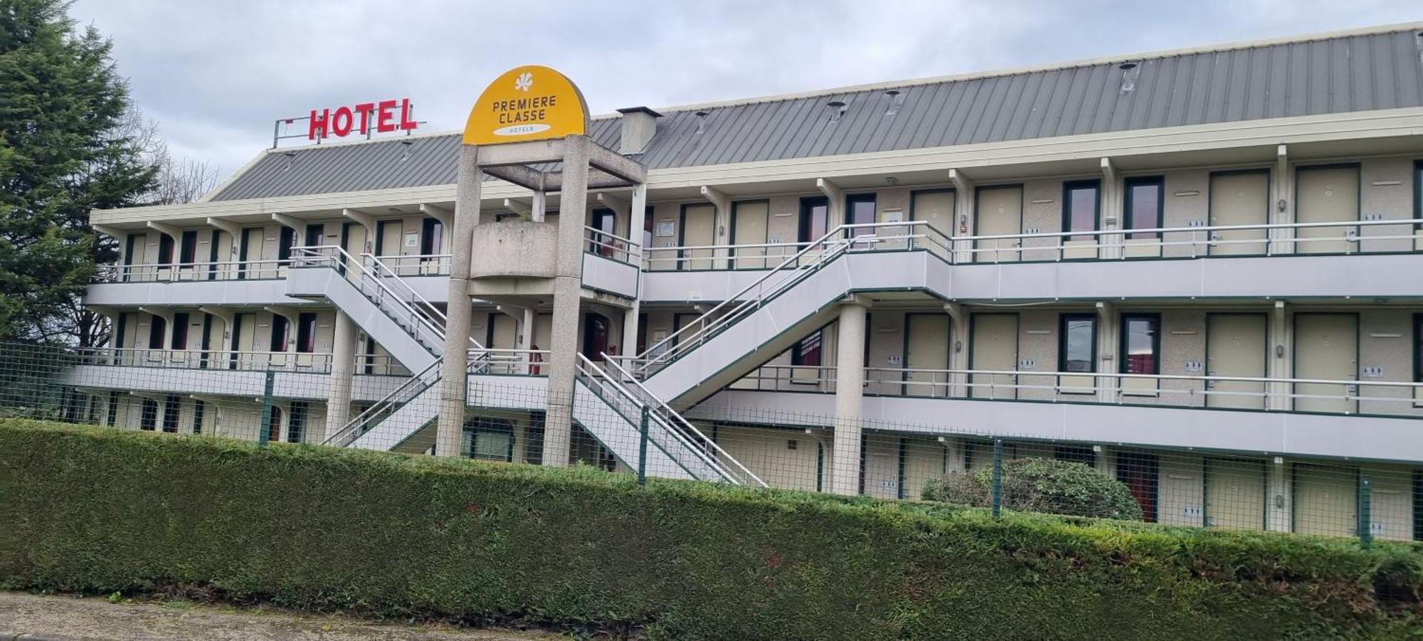 เปอตี เดฌ-โฮเต็ล รูอ็อง Hotel Saint-Etienne-du-Rouvray ภายนอก รูปภาพ