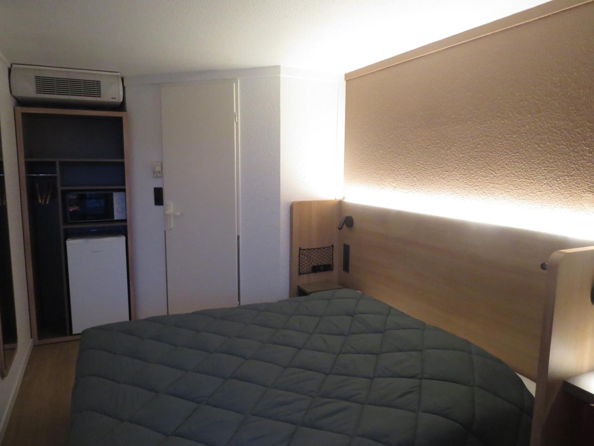 เปอตี เดฌ-โฮเต็ล รูอ็อง Hotel Saint-Etienne-du-Rouvray ภายนอก รูปภาพ