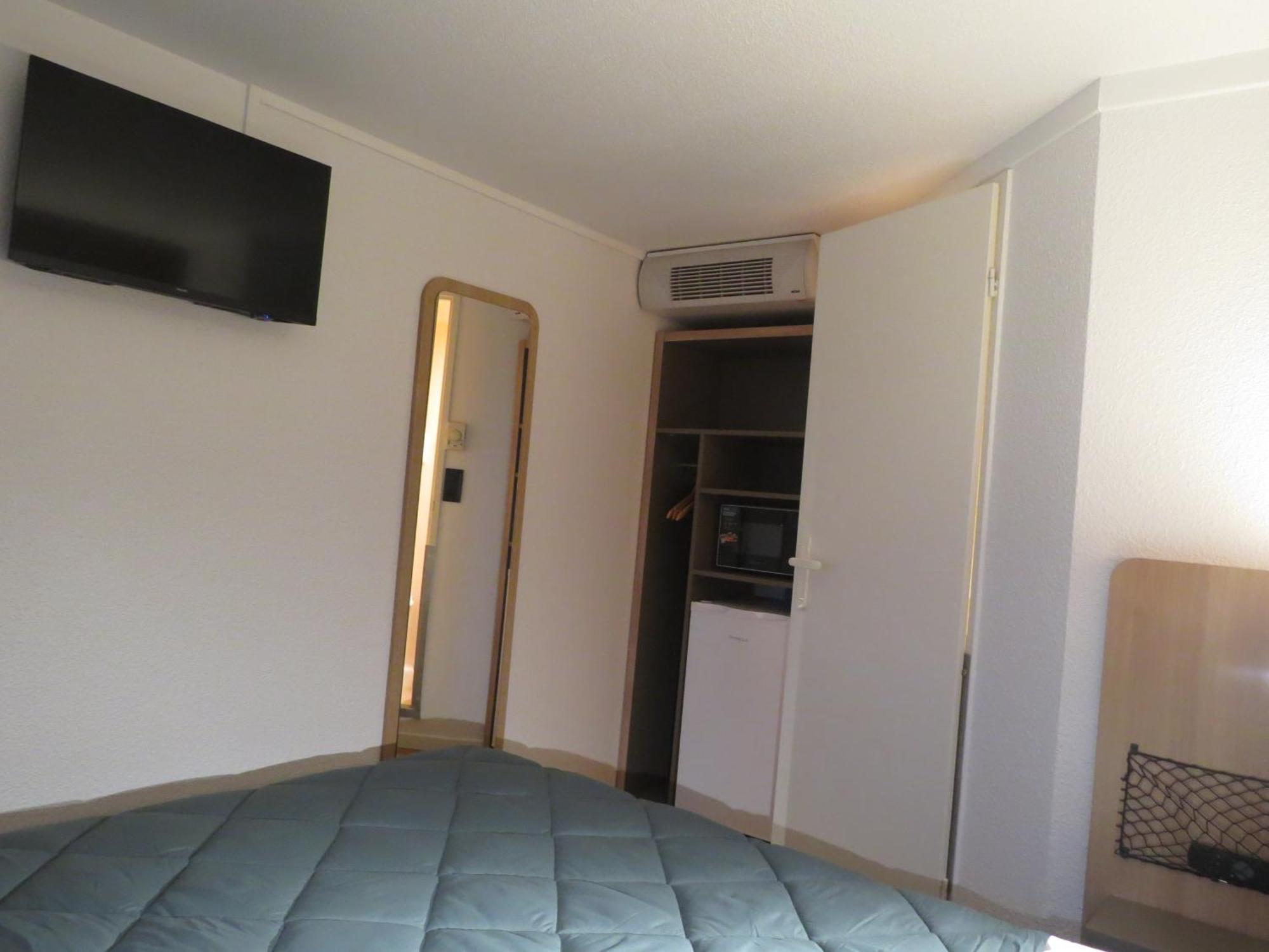 เปอตี เดฌ-โฮเต็ล รูอ็อง Hotel Saint-Etienne-du-Rouvray ภายนอก รูปภาพ