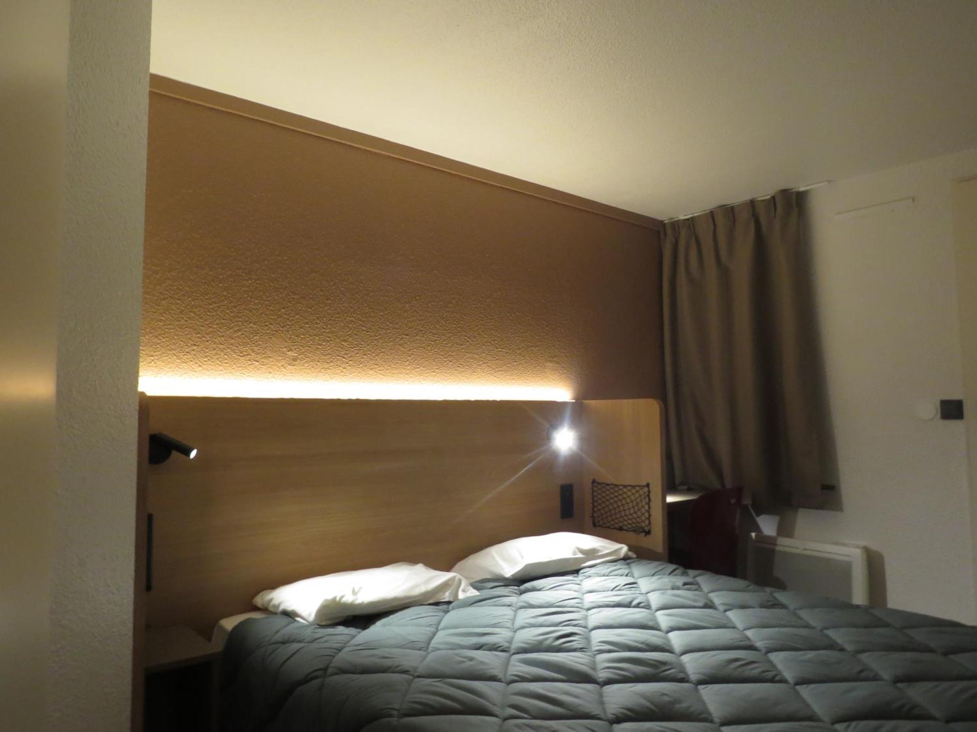 เปอตี เดฌ-โฮเต็ล รูอ็อง Hotel Saint-Etienne-du-Rouvray ภายนอก รูปภาพ